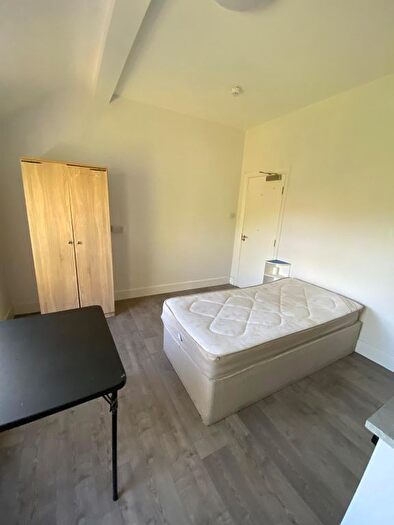 1 Bedroom Studio To Rent In Woodcote Road, Sutton, SM6