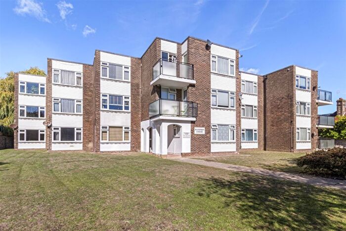 1 Bedroom Flat For Sale In Chesswood Road, Worthing, BN11