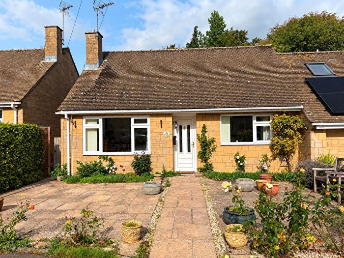 2 Bedroom Semi-Detached Bungalow For Sale In Glebe Close, Stow-on-the-Wold, GL54