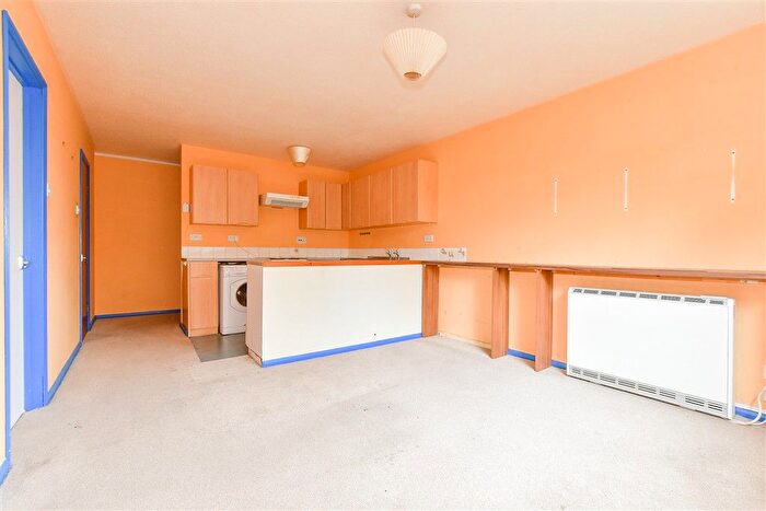 2 Bedroom Flat For Sale In Old Park Avenue, Canterbury, Kent, CT1