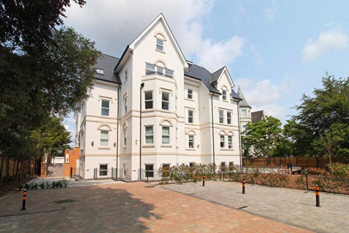2 Bedroom Apartment To Rent In Durley Road South, Bournemouth, BH2