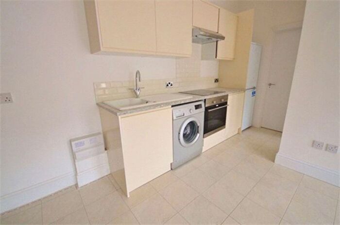 1 Bedroom Flat To Rent In Orbital Crescent, Watford, WD25