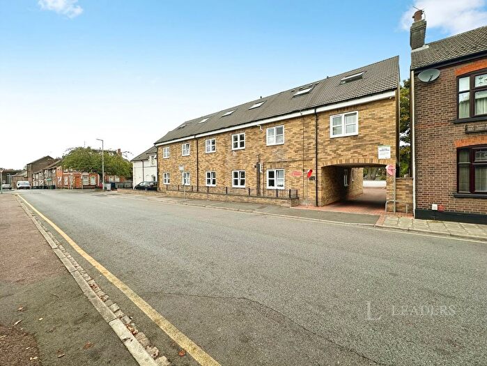 2 Bedroom Flat To Rent In Havelock Road, Luton, Bedfordshire, LU2