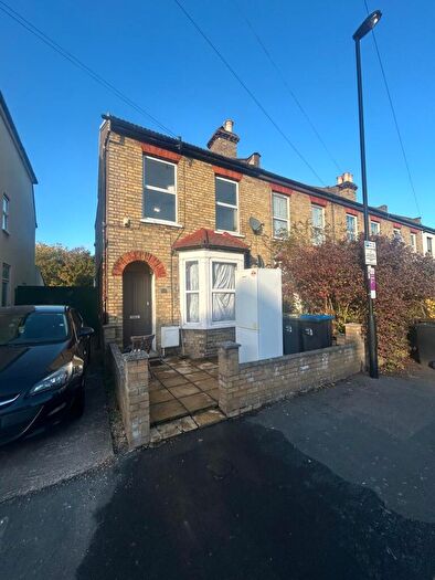 3 Bedroom End Of Terrace House To Rent In Siddons Road, Croydon, CR0