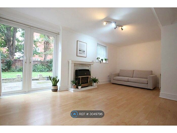 2 Bedroom Maisonette To Rent In Avondale Road North, Southport, PR9