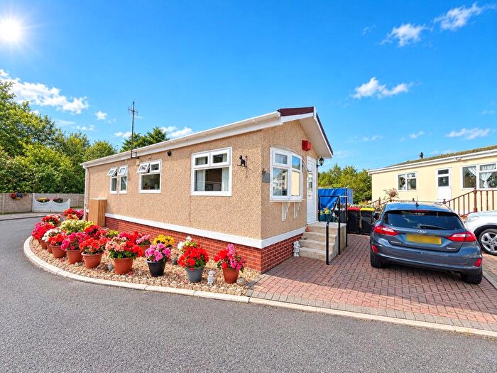 2 Bedroom Mobile Home For Sale In Middleton Road, Morecambe, Lancashire, LA3
