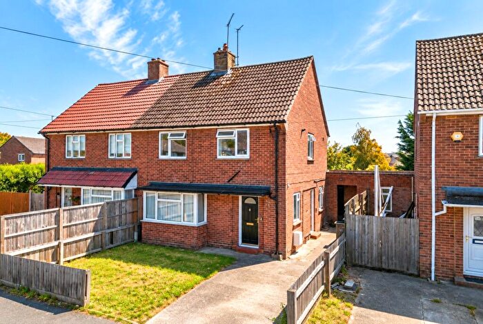 2 Bedroom Maisonette For Sale In Eastleigh Road, Devizes, Wiltshire, SN10