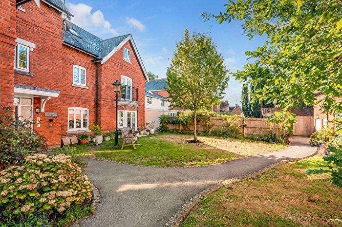 2 Bedroom Flat For Sale In Gosport Lane, Lyndhurst, SO43