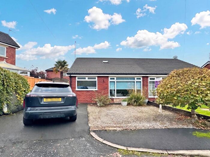 2 Bedroom Semi-Detached House For Sale In Dunwood Avenue, Shaw, OL2