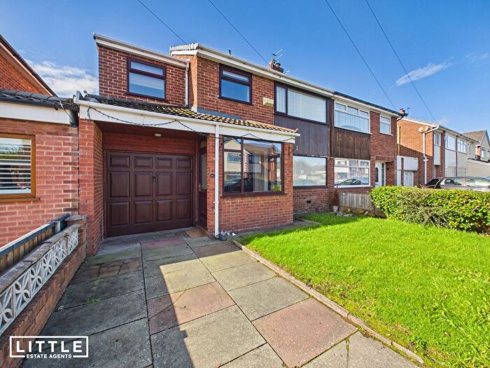 4 Bedroom Semi-Detached House For Sale In Swaledale Avenue, Rainhill, L35