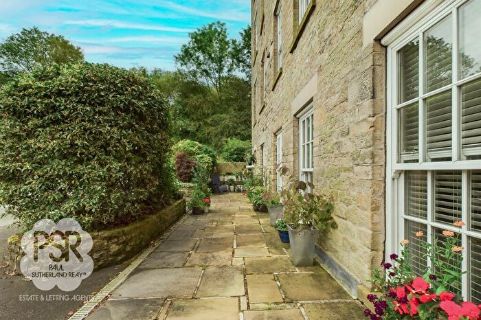 3 Bedroom Apartment For Sale In Slack Lane, Little Hayfield, SK22