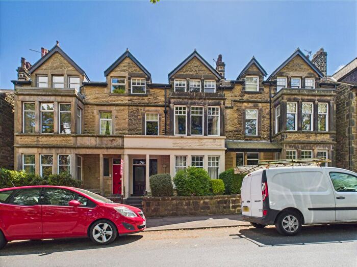 2 Bedroom Flat To Rent In Harlow Moor Drive, Harrogate, HG2