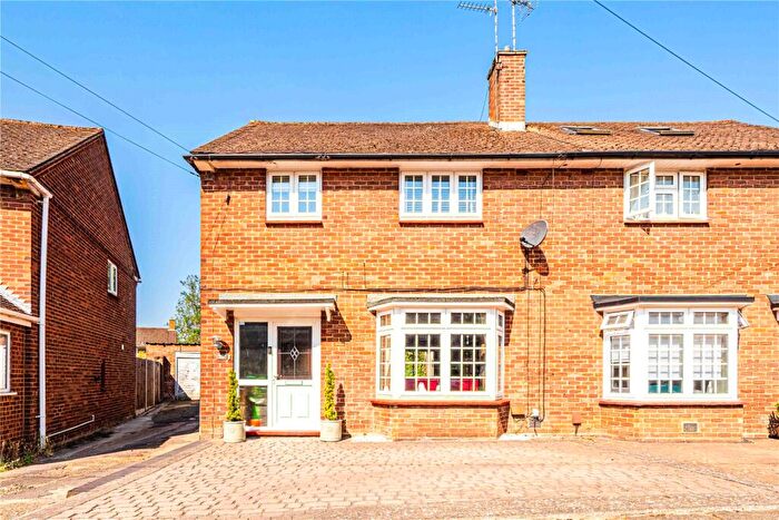 3 Bedroom Semi-Detached House For Sale In New Park Drive, Adeyfield, Hemel Hempstead, Hertfordshire, HP2