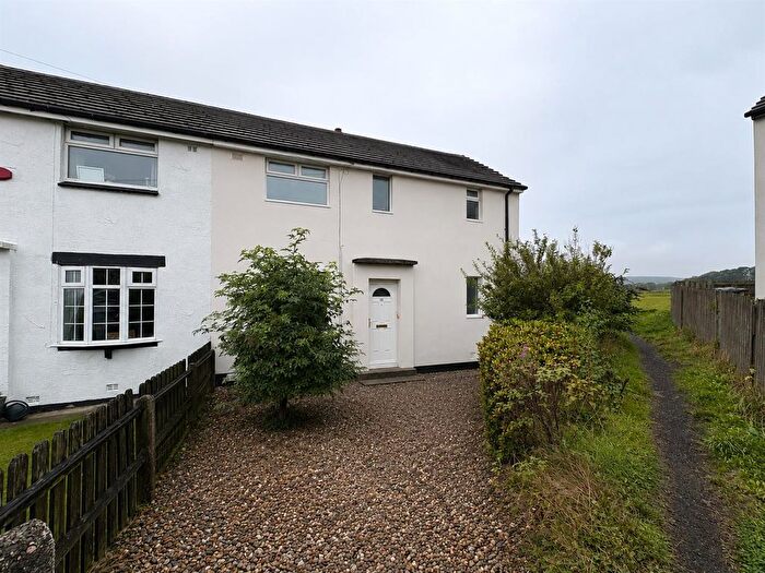 3 Bedroom Semi-Detached House For Sale In Hill Crest Mount, Denholme, Bradford, BD13