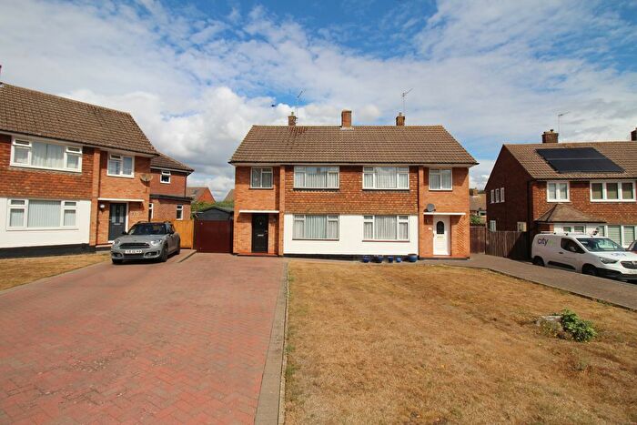 3 Bedroom Semi-Detached House For Sale In Silverhurst Drive, Tonbridge, TN10