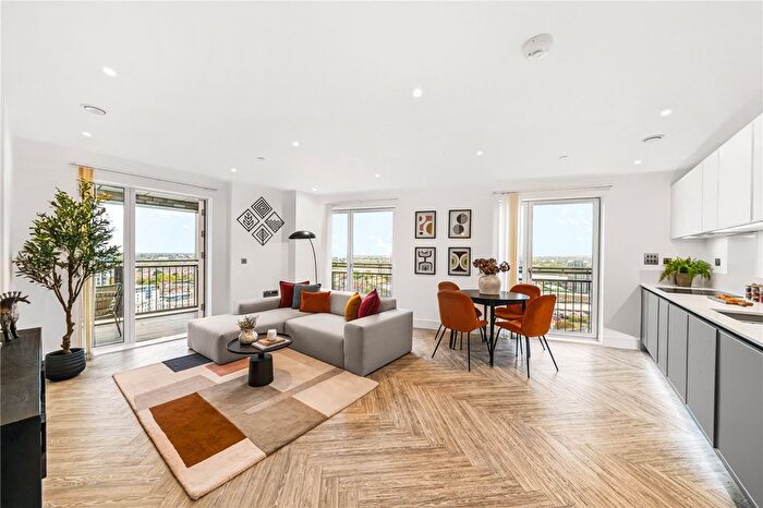 2 Bedroom Flat For Sale In Courthouse Way, SW18