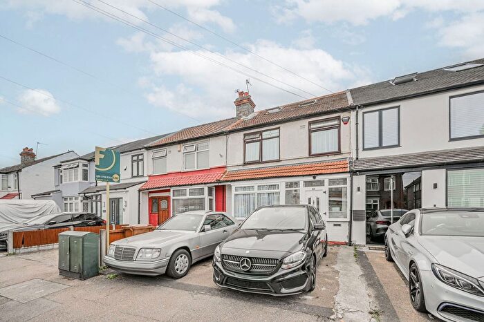4 Bedroom Terraced House For Sale In Burnham Road, Chingford, London, E4