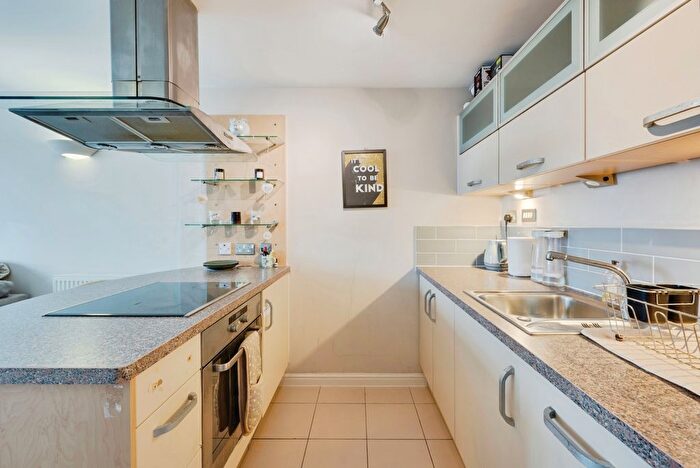 1 Bedroom Flat For Sale In Throwley Way, Sutton, SM1