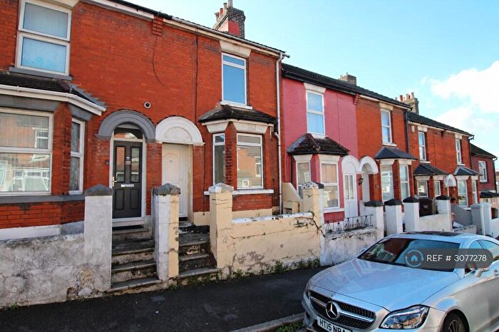3 Bedroom Terraced House To Rent In Curzon Road, Chatham, ME4