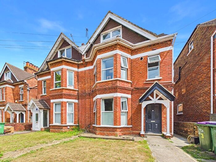 2 Bedroom Flat To Rent In Beachborough Road, Folkestone, CT19