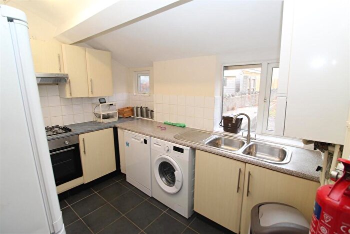6 Bedroom House To Rent In Woodville Road, Cathays, Cardiff, CF24