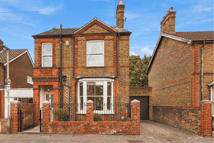 3 Bedroom Detached House For Sale In Hamlet Road, Chelmsford, CM2
