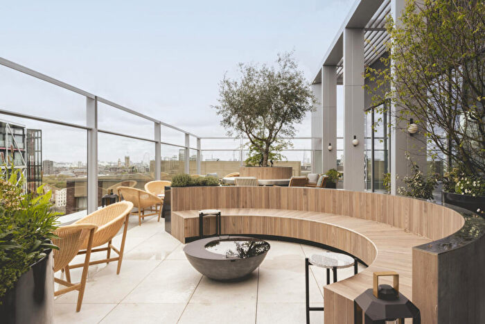 3 Bedroom Flat To Rent In Bloom East, Nine Elms Ln, Nine Elms, London, SW11