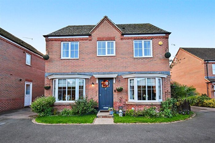 4 Bedroom Detached House For Sale In Siskin Close, Oakley Vale, NN18