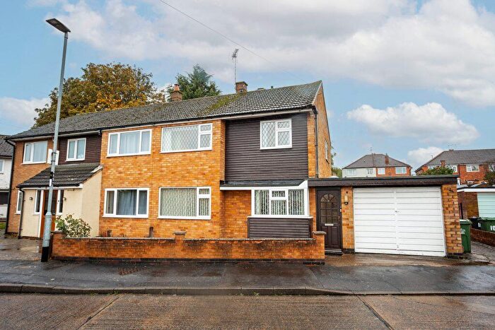 3 Bedroom Semi-Detached House For Sale In Laxton Close, Birstall, Leicester, LE4