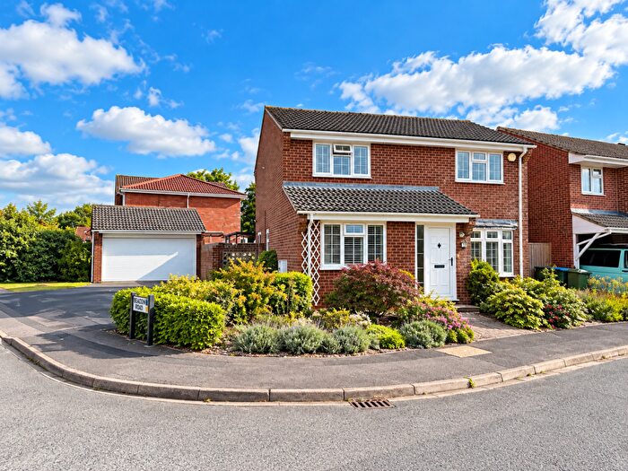 4 Bedroom Detached House For Sale In Cardinal Way, Locks Heath, SO31