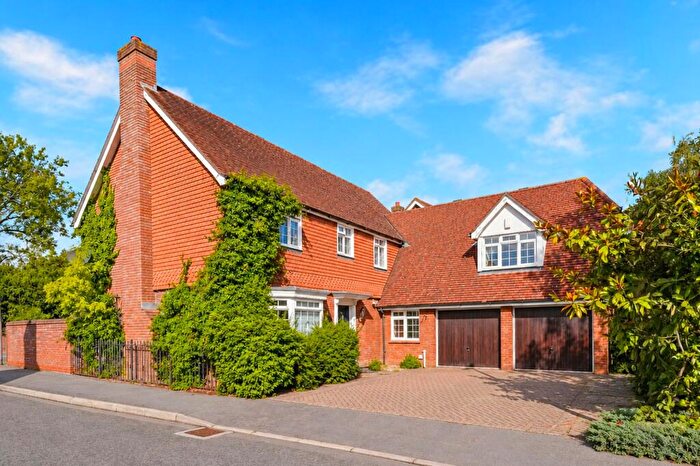 5 Bedroom Detached House For Sale In Harts Grove, Woodford Green, IG8