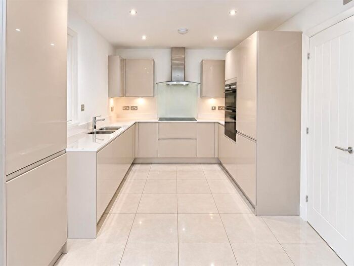4 Bedroom Semi-Detached House To Rent In Gunson Street, Manchester, M40