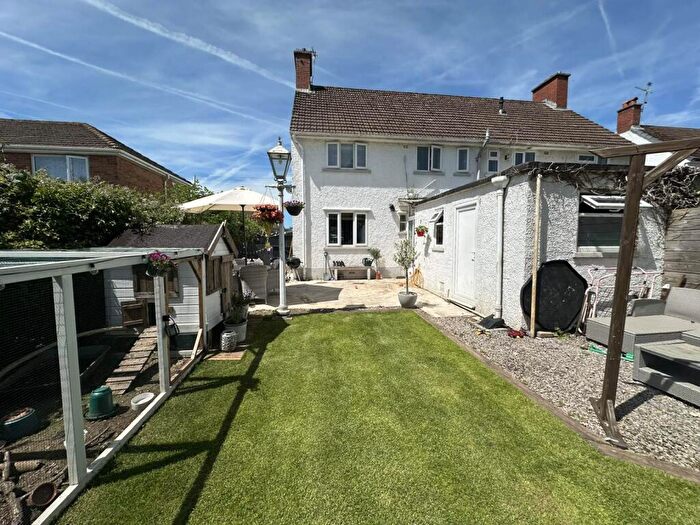 3 Bedroom Semi-Detached House For Sale In Caemawr Road, Caldicot, Mon., NP26