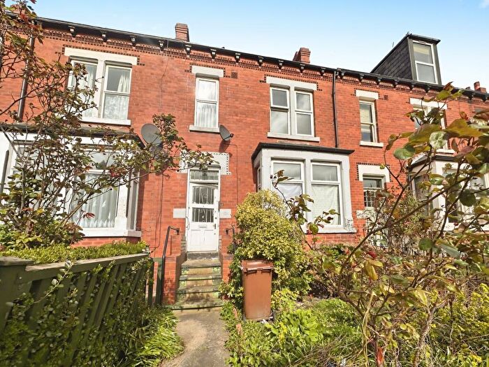 5 Bedroom Terraced House For Sale In Mexborough Drive, Leeds, LS7