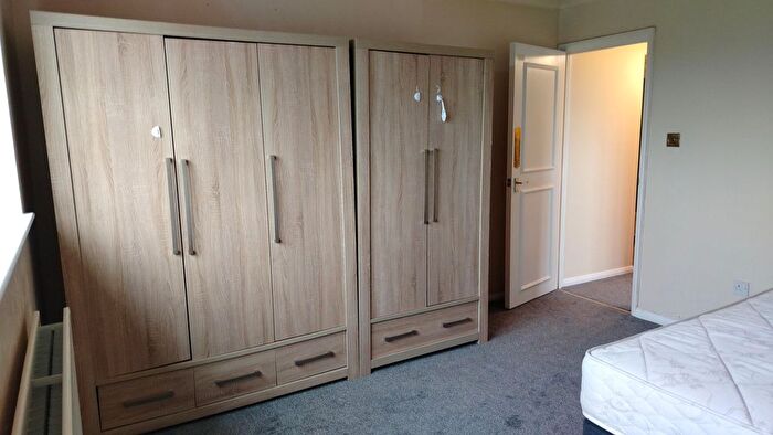 2 Bedroom Flat For Sale In Cromwell Hill, Luton, LU2