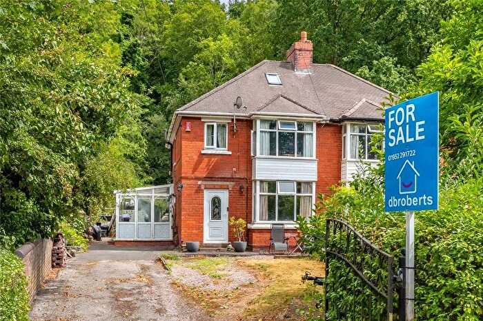 3 Bedroom Semi-Detached House For Sale In Bridgnorth Road, Madeley, Telford, Shropshire, TF7