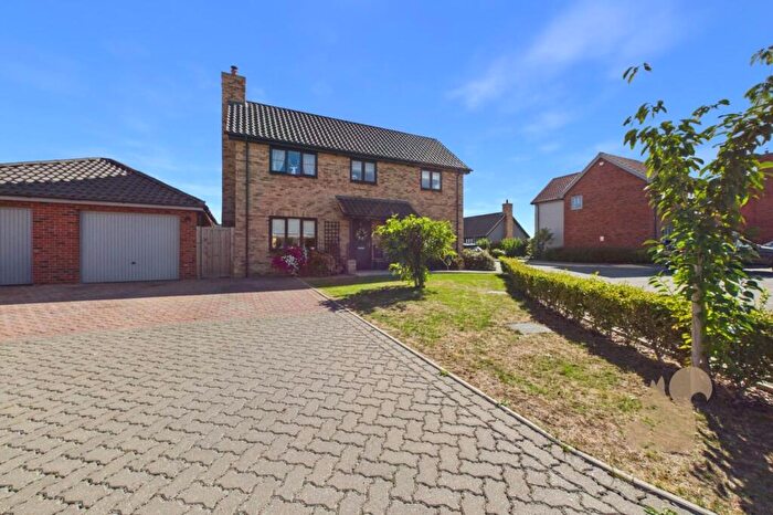 3 Bedroom Detached House For Sale In Crown Meadow, Stowupland, IP14