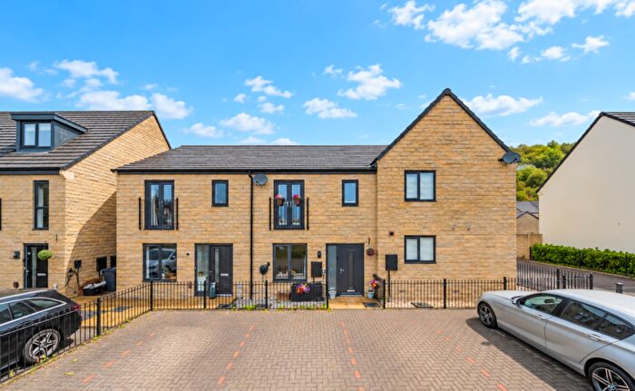 4 Bedroom Town House For Sale In Beck Road, Sowerby Bridge, HX6