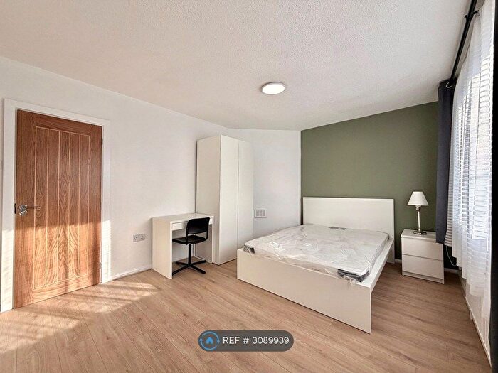 4 Bedroom Flat To Rent In Coppice Way, Newcastle Upon Tyne, NE2