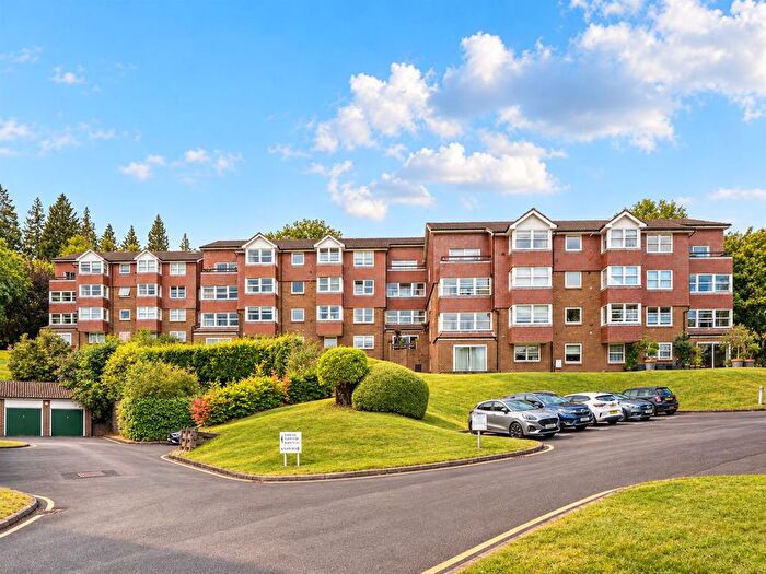 1 Bedroom Flat For Sale In Rookwood Court, Guildford, GU2