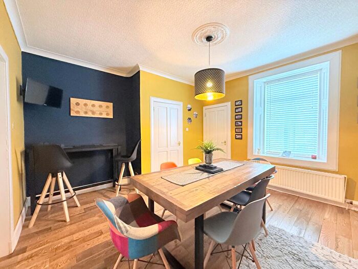 3 Bedroom Semi-Detached House For Sale In Wallace Street, Falkirk, FK2