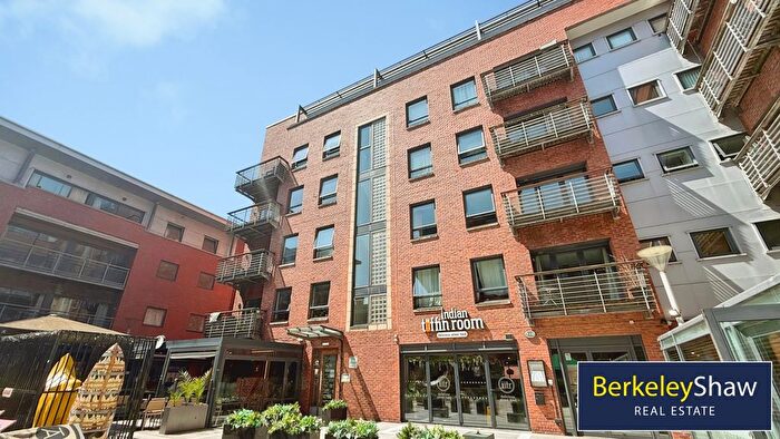 2 Bedroom Flat For Sale In Madison Square, Liverpool, L1