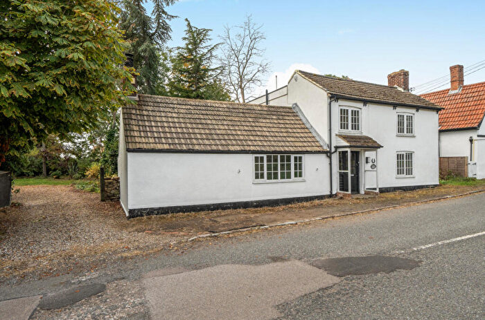 4 Bedroom Detached House For Sale In The Old Forge, Great Staughton Road, Pertenhall, Bedford, MK44