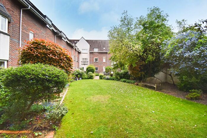 2 Bedroom Property To Rent In Bridge Street, Walton-On-Thames, KT12