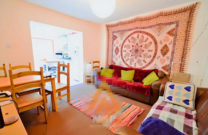 5 Bedroom Flat To Rent In Lodgehill Road, Birmingham, B29