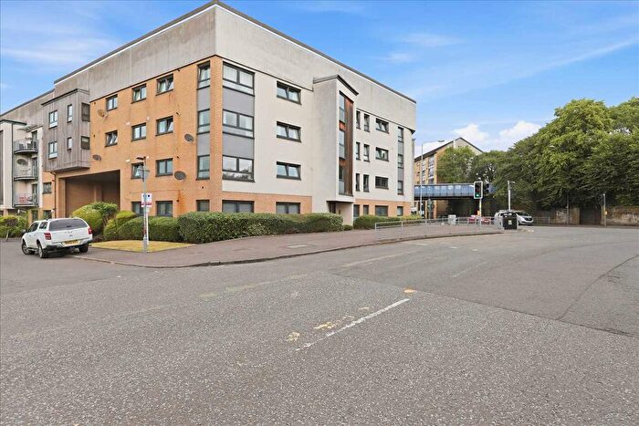 2 Bedroom Flat For Sale In Kilmarnock Road, Shawlands, Glasgow, G43