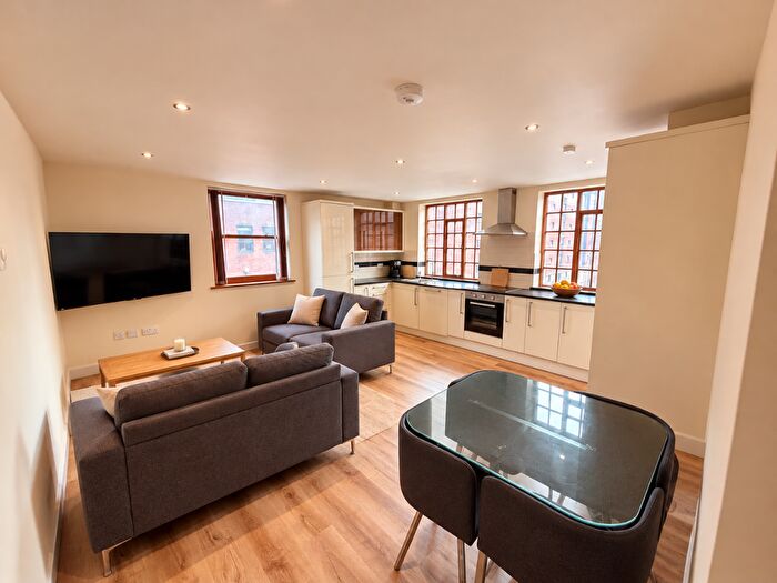3 Bedroom Flat To Rent In Lion Works, Arundel Street, S1
