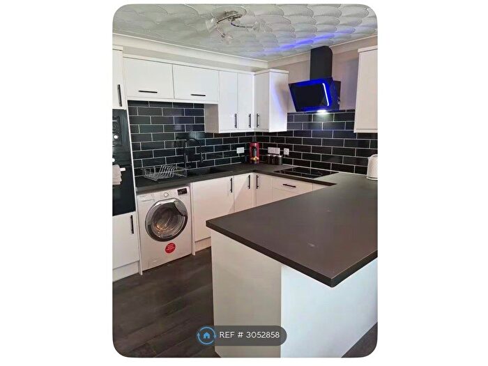 3 Bedroom Flat To Rent In Fish Strand Hill, Falmouth, TR11