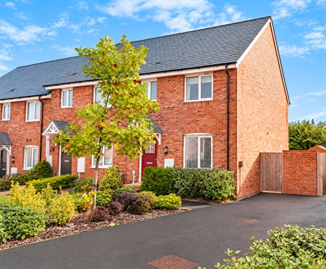 3 Bedroom End Of Terrace House For Sale In Pond Close, Exeter, EX5