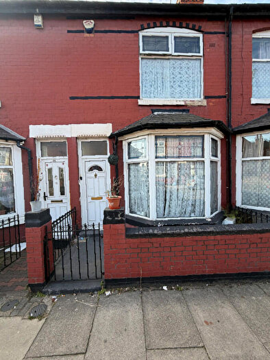 3 Bedroom Terraced House For Sale In Doncaster Road, Leicester, LE4